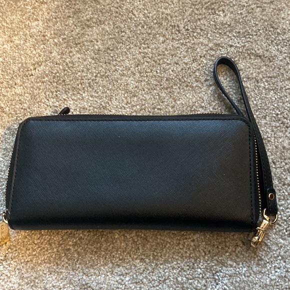 Michael Kors Wallet - Picture 4 of 5